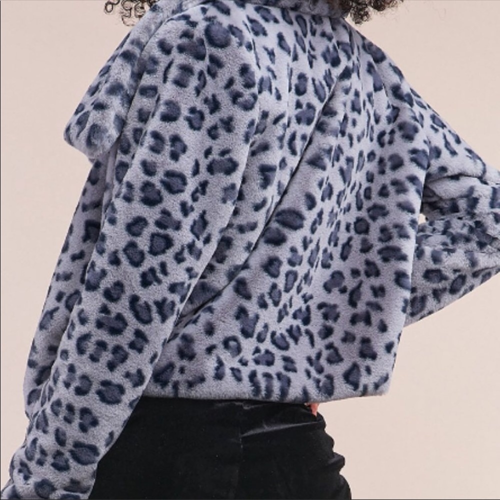 ⬇️⬇️LAST ONE!!!!! SMALL🌺🌺Leopard Jacket 🌺 - Picture 3 of 6